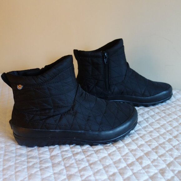 BOGS Rebound Bloom Black Quilted Zip Ankle Winter Boots – Wmns 7 - Picture 3 of 9